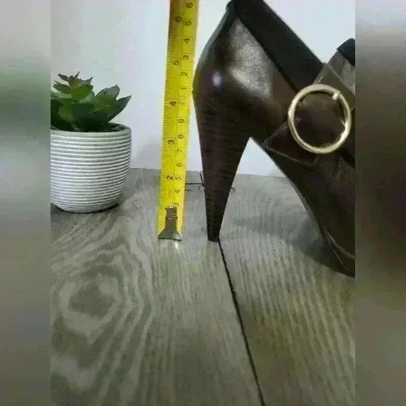 NAUGHTY  MONKEY brown leather ankle booties. Size 7 - Picture 10 of 10